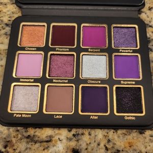 Cosmic Brushes GOTHIC Eyeshadow Palette